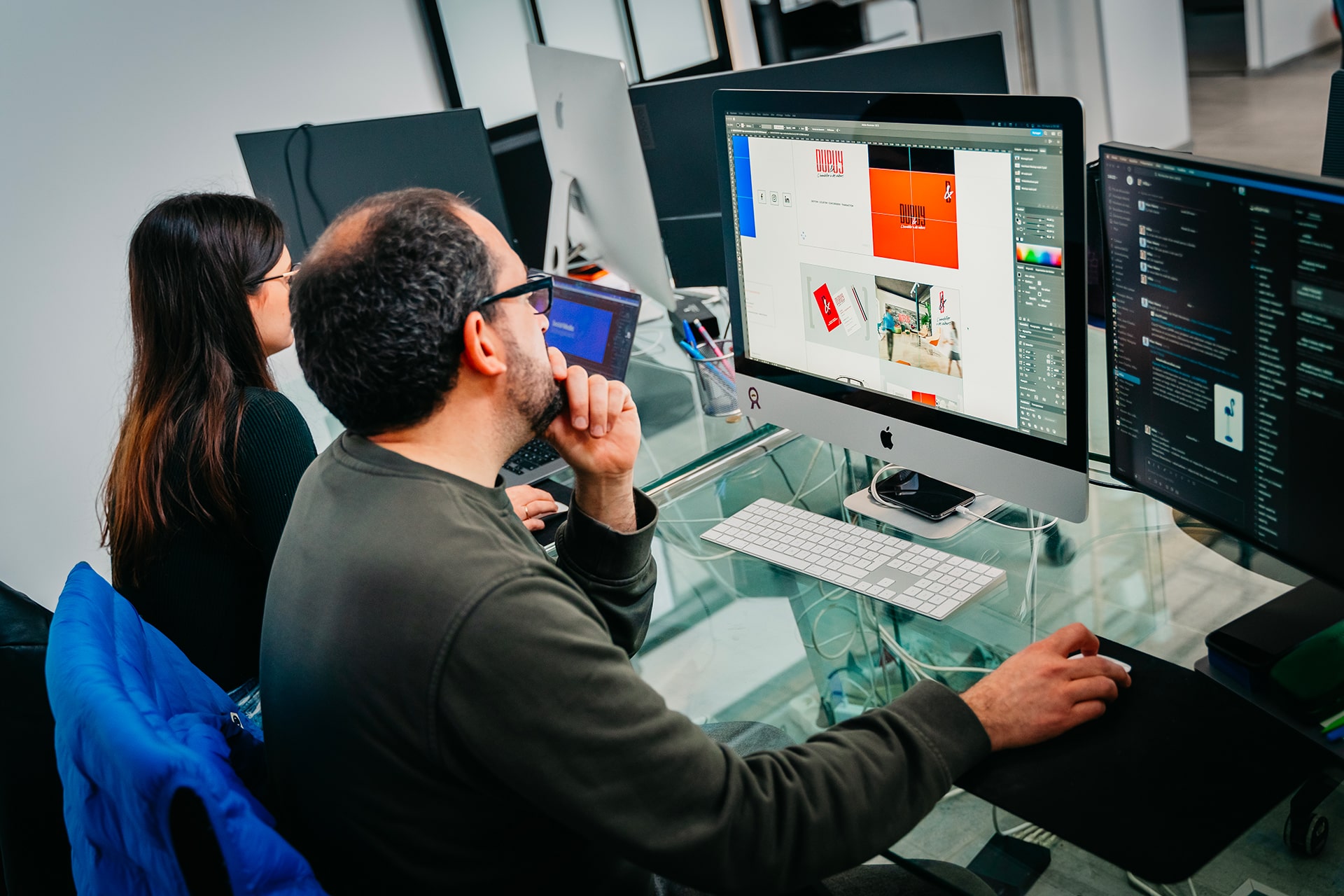 Mengarungi Lautan Digital: Peran Vital Agensi Konsultasi Marketing Digital di Era Modern